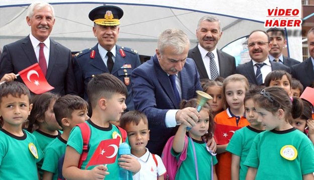 (18 Eylül 2017) DERS ZİLİ YENİDEN ÇALDI. 18 MİLYON ÖĞRENCİ DERS BAŞI YAPTI…