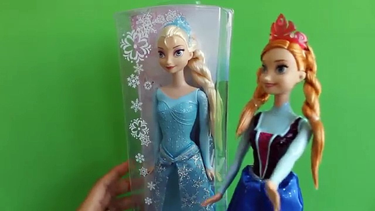 Boneca Elsa do filme Frozen da Disney em portugues.