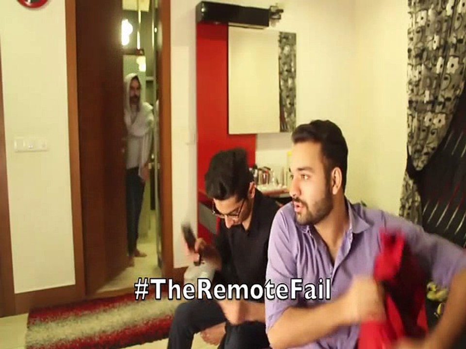 Remote Control Fail-Funny Videos-Funny Pranks-Funny Fails-WhatsApp videos- Videos-Funny Clips-Funny Compilations