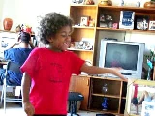 Bulou Keleni singing "Am I Dreaming"