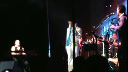 Ben Portsmouth sings 'Polk Salad Annie' Lake George 2017