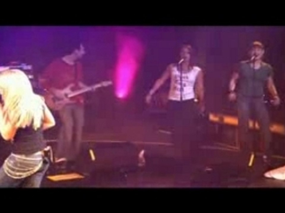 Hilary Duff-Party Up (live)