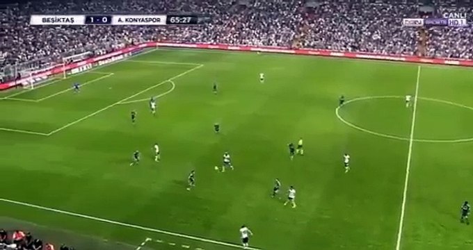 Quaresma marca golo à Messi, sela triunfo do Besiktas