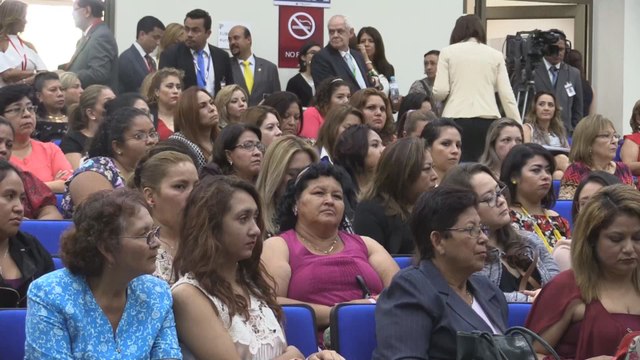 Mujeres parlamentarias llaman desde El Salvador a cese de la violencia