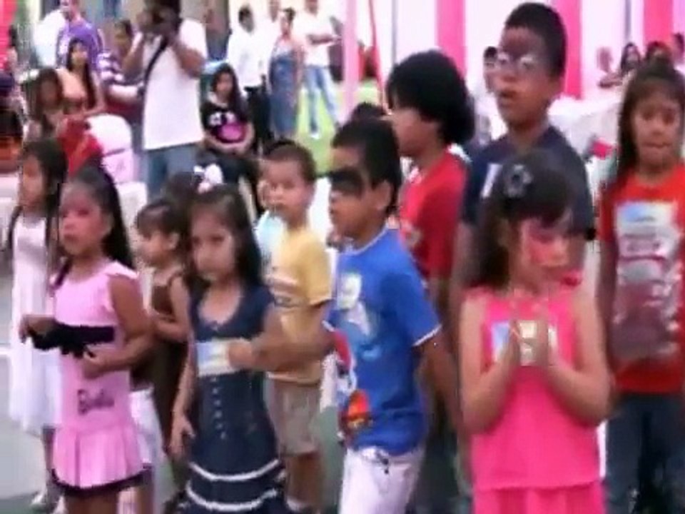 Bébé enfants Voir létablissement montre Disney farces pour enfants