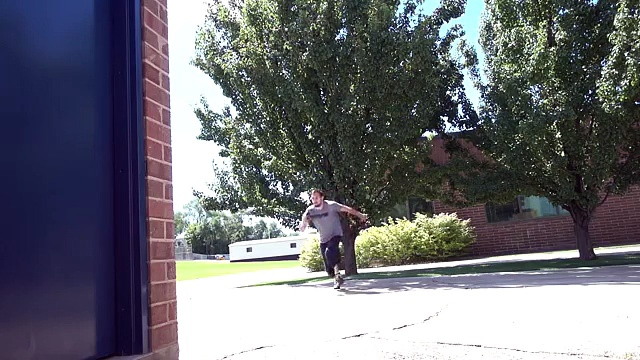 How To WALL RUN - Parkour Tutorial
