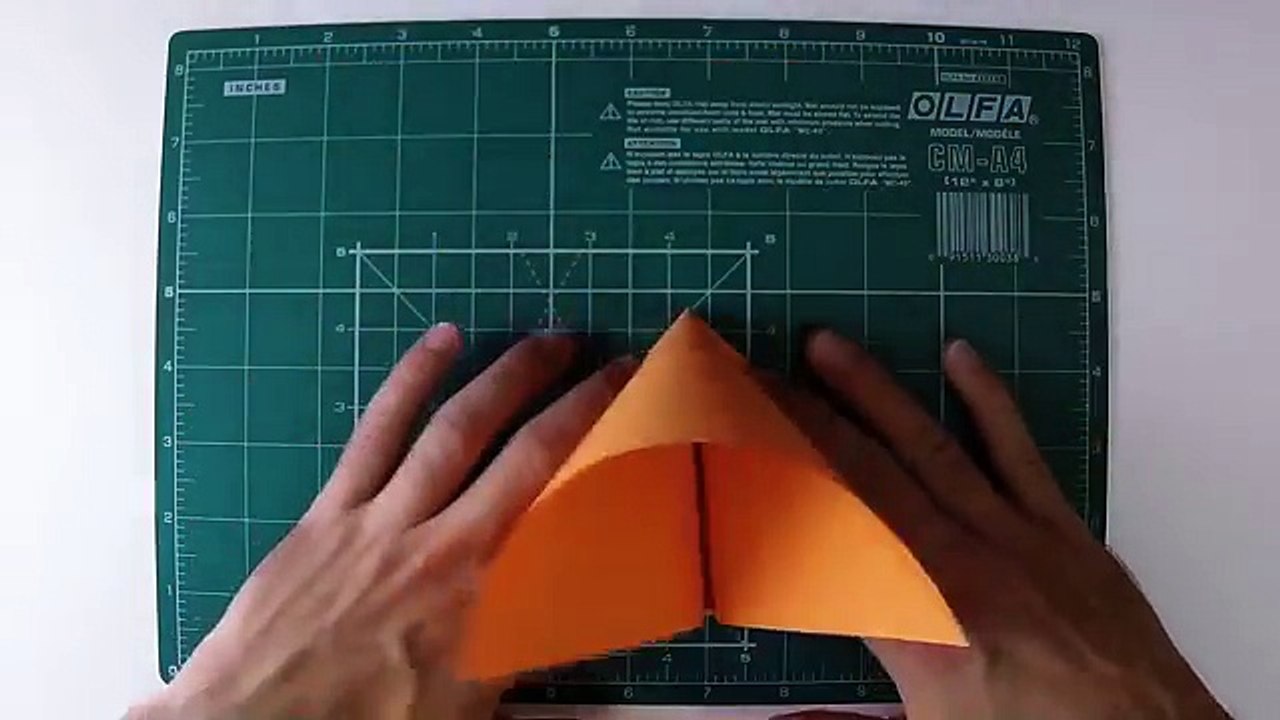 How to make: Origami Pumpkin