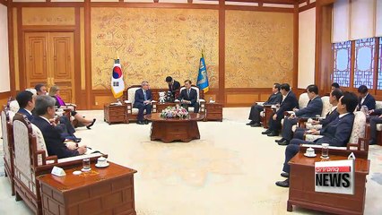 President Moon arrives in New York to attend 72nd UN General Assembly