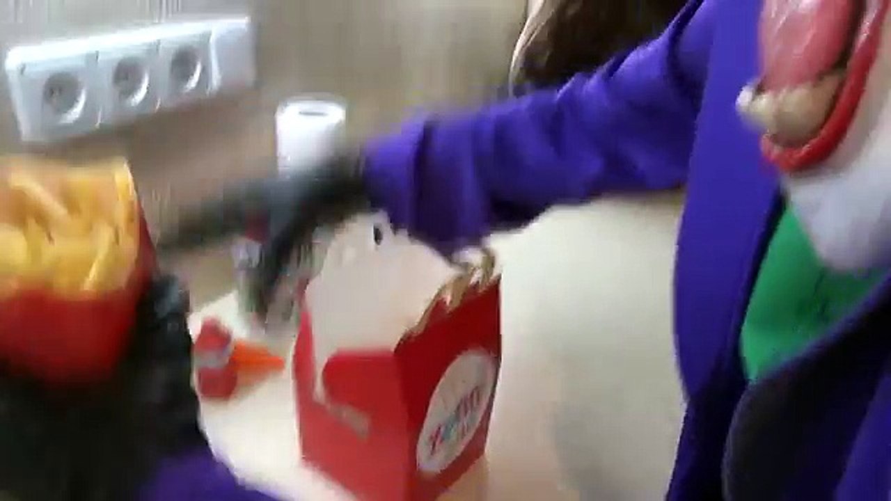 ЩЕНЯЧИЙ ПАТРУЛЬ Гонщик Едет в Макдональдс Джокер переоделся в Мишку МАША И МЕДВЕДЬ Paw Patrol