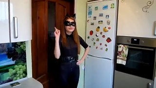 Déjeuner vie film réal homme araignée super-héros délicieux contre сatwoman