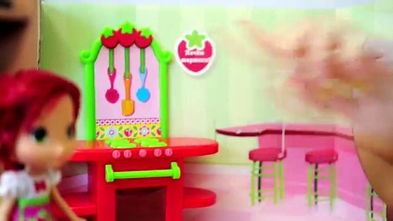 De dibujos animados muñeca Charlotte zemlyanichka