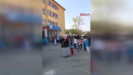Samsun Öğrenciler Okulun Açılmasını Roman Havası ile Kutladı