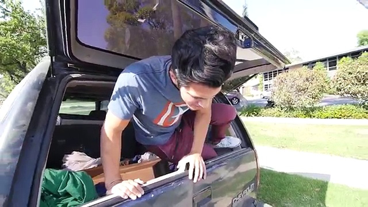 The Homeless YouTuber: Aaron Benitez (Aarons Animals) Documentary | Zachary Fu