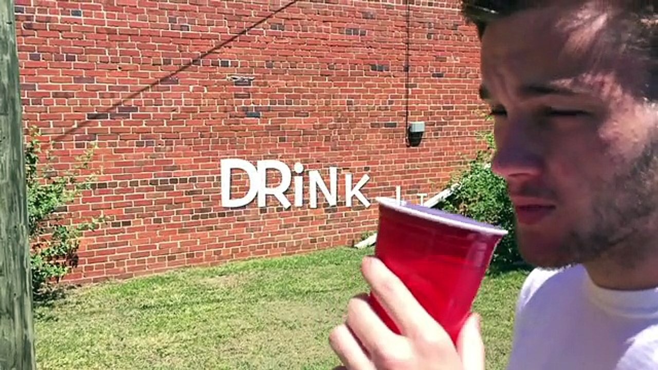 Beer pong golf