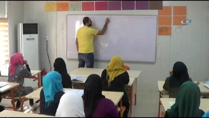 Çadırkent'te Kalan 8 Bin Suriyeli Öğrenci Bu Gün Ders Başı Yaptı