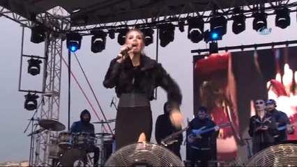 Ünlü Şarkıcı İrem Derici, Yoğun Bakıma Alındı