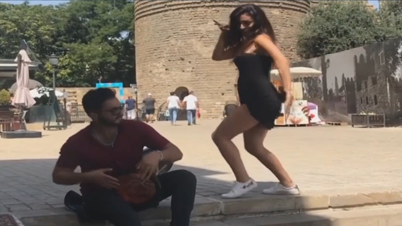 Bakülü kızın muhteşem dansı