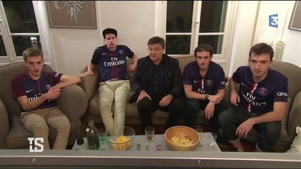 Patrick Montel avec des supporters parisiens pour commenter PSG-Lyon