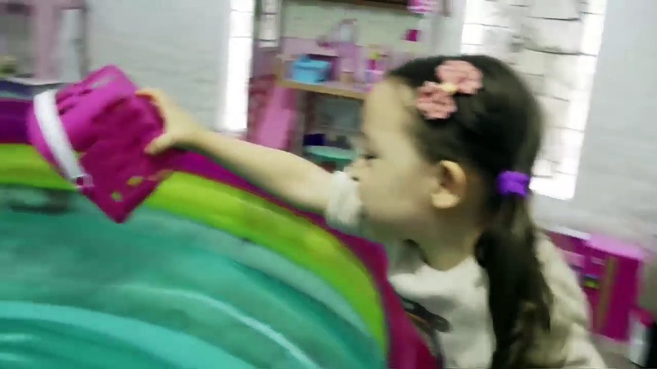 Öykü Canavar Tarafından Hipnoz Oluyor Öykü ve Barbie Maceraları