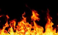 Puluhan Lapak Pengepul Barang Bekas di Kebun Jeruk Terbakar