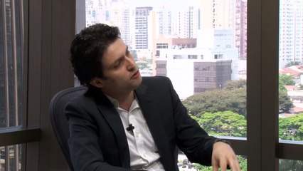 Confira na íntegra a entrevista com Felipe Moura Brasil, colunista da Jovem Pan, do Antagonista, organizador do best seller "O Mínimo Que Você Precisa Saber Para Não Ser Um Idiota" e o maior influenciador político no Twitter.