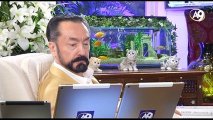 Deccal şu an dünyada. Tek gözü kör, hipnoz gücü olan yaşlı bir kişidir