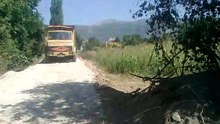 19 / 09 / 2017 - Muğla - Karabağlar yaylası Berberler mevkii ; Yol açılması, hafriyat yığılması, kesik yıkılması mağduru Yusuf ağabeyimiz bu konulara sebeb olanlardan mağdururiyetinin giderilmesini istiyor ... ( Muğla Büyükşehir Belediye Başkanı evi )