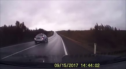 Видео ДТП с участием главкома ВДВ Сердюкова