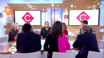 C à Vous : François-Xavier Demaison vanné sur son physique par une chroniqueuse