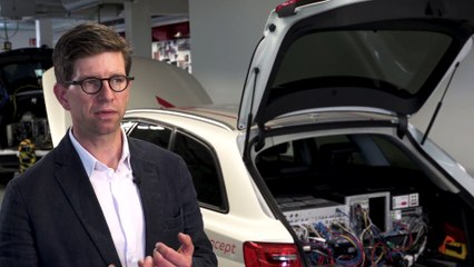 Experten interview mit Miklos Kiss zum Thema pilotiertes Fahren