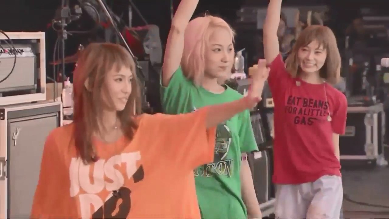 SCANDAL - Clip of "LOVE SURVIVE" @ KB17