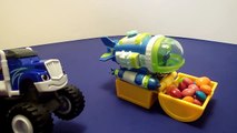 BLAZE AND THE MONSTER MACHINES Toys! Nickelodeon Blaze COOL POOL PARTY! Blaze Crusher Stripes Toys