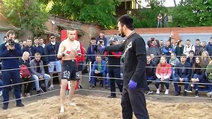 40 летний директор завода против бойца ММА.