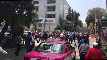 Raw- Strong Quake Rattles Mexico City