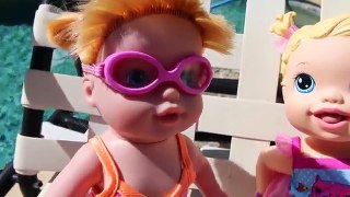 Bébé née peut peut ce poupée Jai le dans piscine réal nager la natation nage tout petit sous-marin vidéo