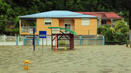 Al menos dos muertos por huracán María en el Caribe