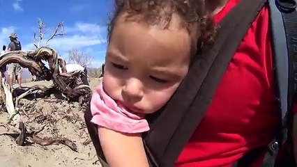 Décès dans enfants garderie en jouant rimes le sable chansons vallée Surprise de dunes