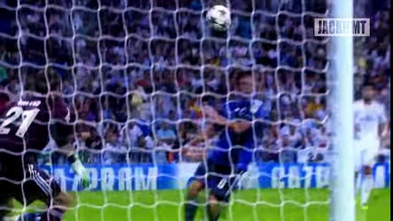 Top 25 INCREDIBLE Assists in Football - HD - dailymotion