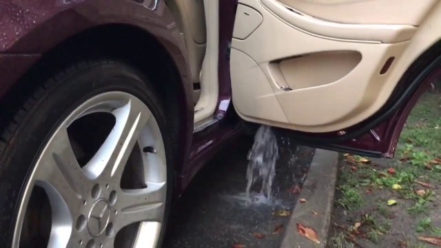 Inondation d'une voiture.. par l'intérieur de la carrosserie !!