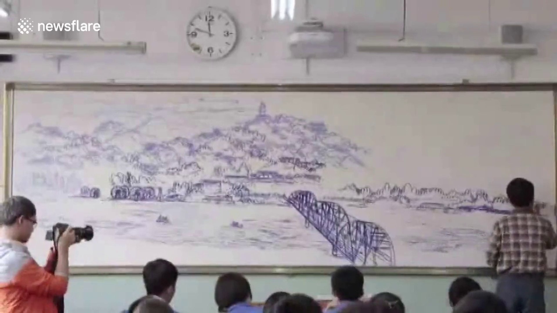 Dessins d'une fresque avec un feutre velleda au tableau devant ses élèves !  - Vidéo Dailymotion