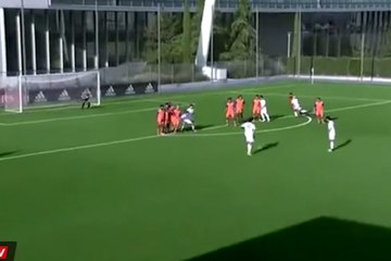 Le coup franc sensationnel de Théo Zidane