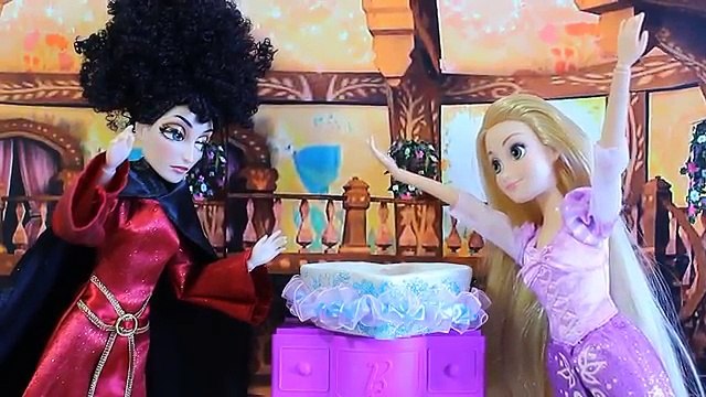 Мультик с куклами Рапунцель Флин и ИНТРИГИ матушки ГОТЕЛЬ Игры с куклами для девочек Rapunzel