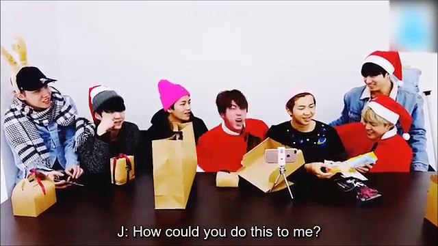 JUNGKOOK IMITATING HIS HYUNG!