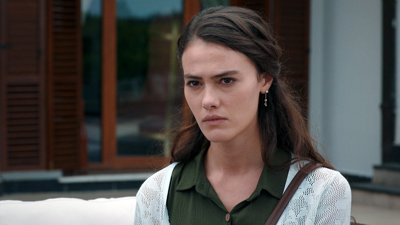Tutsak 1. Bölüm - İşte Elif'in hayat hikayesi!
