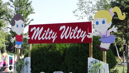 Manitowoc Minute Episode 12: Packers, Hillary Clinton & Kangaroos 🦘