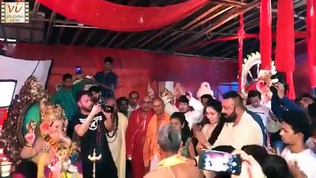 Sanjay Dutt Performs Aarti To Welcome Lord Ganesha Ganesh Chaturthi Special Six Sigma Films