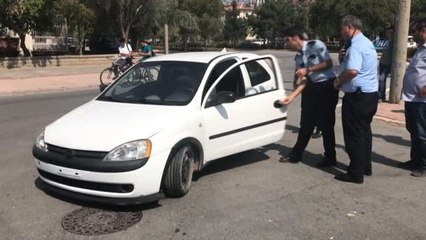 Polisin Kovaladığı Ehliyetsiz Sürücü Kaza Yapıp Aracı Bırakarak Kaçtı