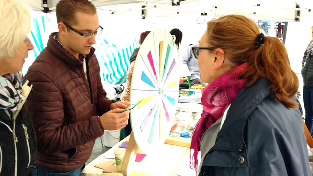 CPAS De Soignies : Le Vélo Presse-fruits Sur Le Marché Pour Le Mois De L'énergie