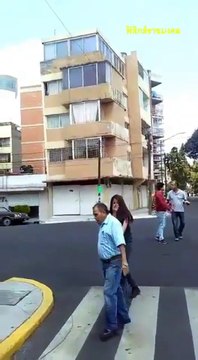 เปิดคลิปนาทีแผ่นดินไหวเม็กซิโก ตึกถล่มพังเละ-แม่น้ำเขย่าทั้งสาย ตายแล้วนับร้อย