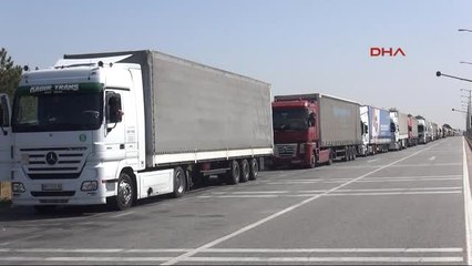 Edirne Kapıkule'de 9 Kilometre Tır Kuyruğu